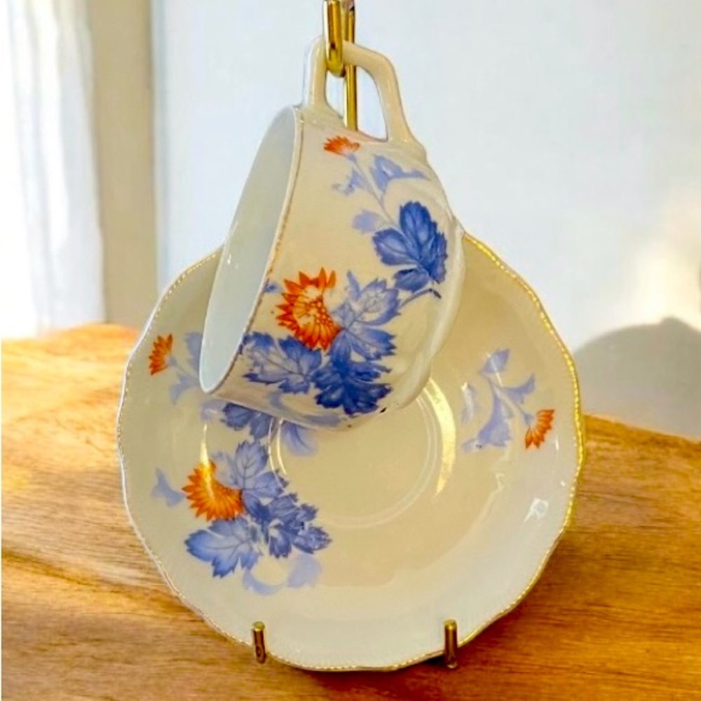 Vintage made in Occupied Japan Floral Teacup and Saucer Set.